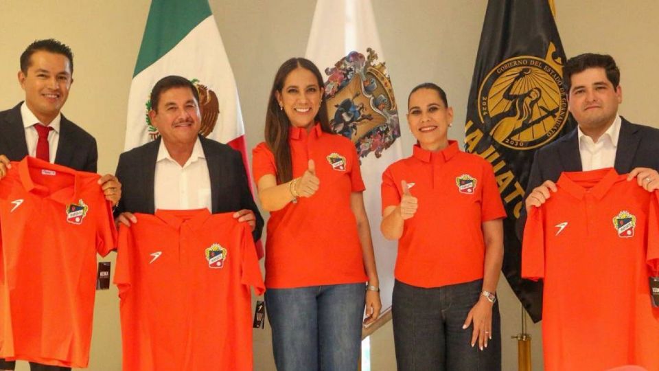 La gobernadora de Guanajuato, la alcaldesa de Irapuato y empresarios anunciaron al equipo Club Irapuato para la Liga Premier.