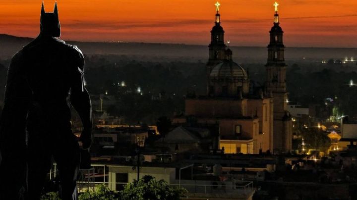¿Qué se sabe del "Batman" que atrapa a presuntos delincuentes en Lagos de Moreno, cerca de León?