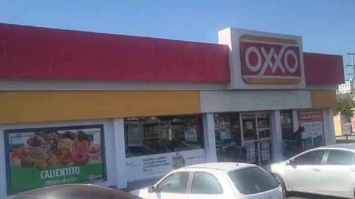 Bomberos denuncian discriminación en Oxxo en Hermosillo por estar "sudados y sucios"