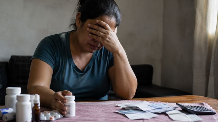 Falta de medicamentos la llevó a pedir 8 mil pesos prestados; cayó en el "gota a gota" y hoy le cobran 70 mil