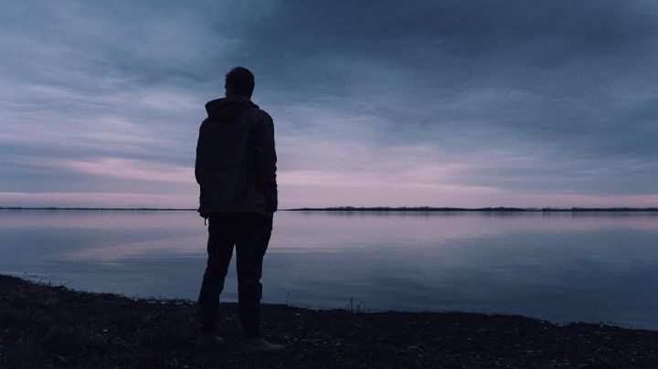El arte de habitarse: la soledad como refugio y como espejo