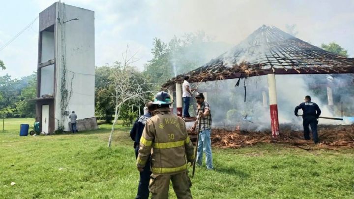 Reabre Parque Ecológico de Huejutla tras incendio que consumió palapa principal