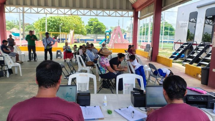 Unidad Médica Móvil da atención gratuita a habitantes del Colorado en Coatzacoalcos