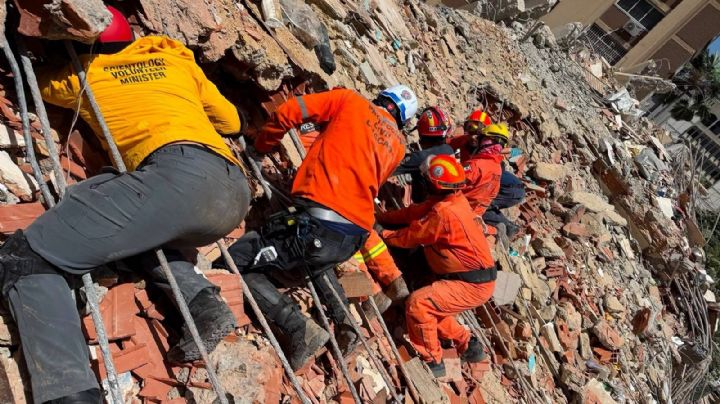 Miguel Jiménez, de Ixmiquilpan, viajó a Venezuela con los Topos Azteca para rescatar personas y animales