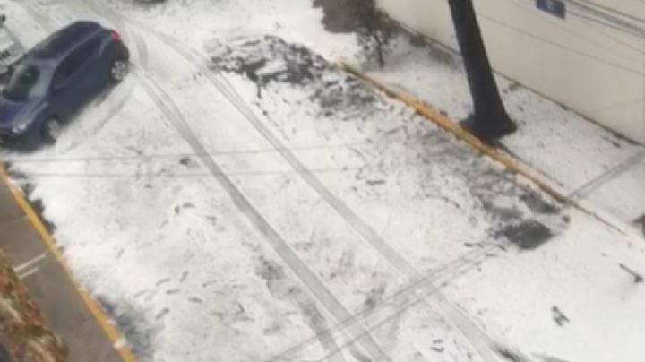 Lluvias y granizo cubren de blanco calles de Cuautepec en la GAM, reportan inundaciones