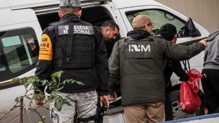 De autopista a ring: agente del INM golpea a 2 automovilistas; ya fue cesado
