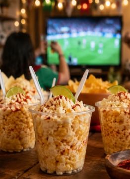 Foto descriptiva de: Esquites caseros para el Mundial 2026: fáciles, rápidos y económicos