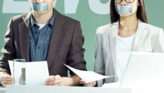 La opacidad y silenciar al periodismo daña nuestra democracia