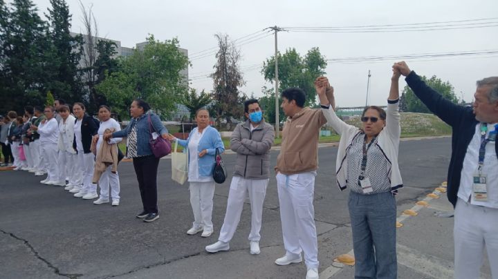 ¿Qué pasa en el ISSSTE Pachuca? Trabajadores bloquean bulevar; policías repliegan manifestación