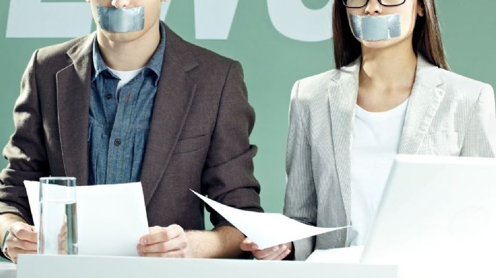 La opacidad y silenciar al periodismo daña nuestra democracia