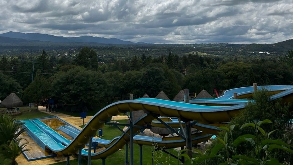 Si se lanza uno desde los toboganes, se verá al horizonte un frondoso bosque