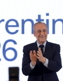 Foto descriptiva de: Florentino Pérez es reelegido presidente del Real Madrid y Mourinho será DT merengue