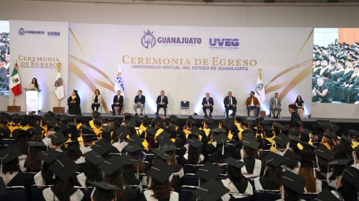 Libia gradúa en la CDMX a 854 alumnos de allá que estudiaron en la Universidad Virtual de acá