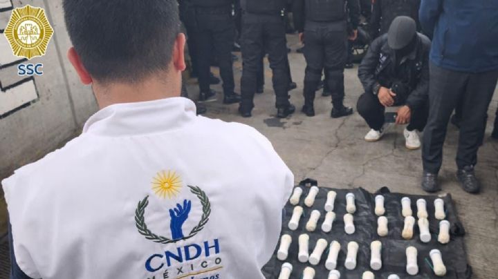 Policía encapsula autobuses de Ayotzinapa en Tlalpan y asegura 59 artefactos explosivos
