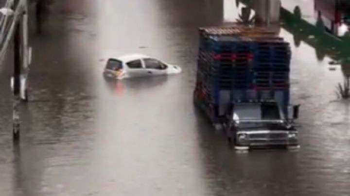 Fuertes lluvias y granizada inundan calles de Coacalco, Tlalnepantla y Tultepec en el Edomex