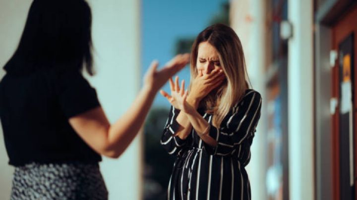 Mujer le cose los labios a su roomie después de discusión; sucedió en este país
