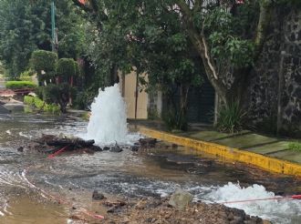 Mega fuga de agua provoca desperdicio de miles de litros en Tlalpan