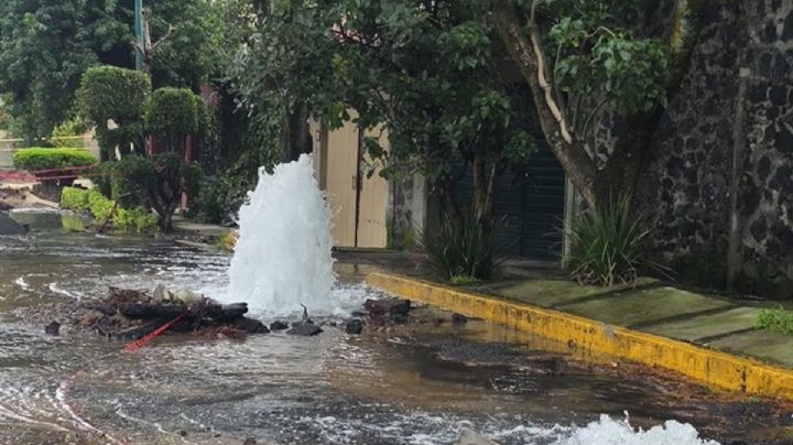 Mega fuga de agua provoca desperdicio de miles de litros en Tlalpan
