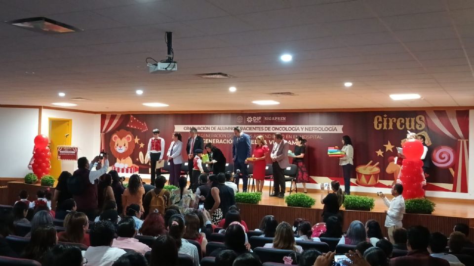 Alumnos de las áreas de Oncología y Nefrología terminaron el programa 'Sigamos Aprendiendo en el Hospital'