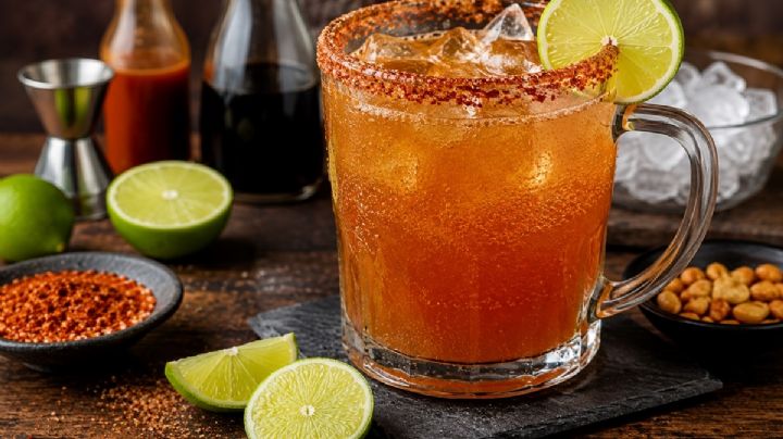 Vacaciones de verano: ¿cómo preparar una michelada estilo bar con pocos ingredientes?