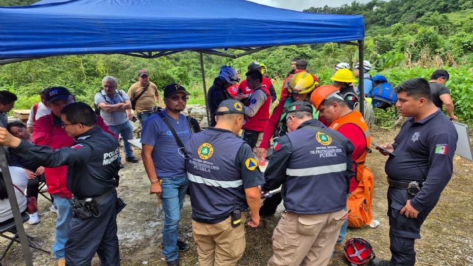 Se tuvo conocimiento de que los supuestos guías, identificados como Josué Mendoza Méndez y Conrado Vázquez Islas, no cuentan con certificación