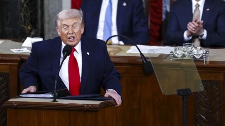 Operador del teleprompter de Trump es separado del cargo por investigación sobre apuestas
