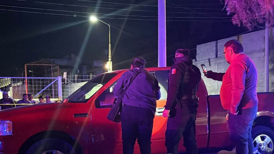 La camioneta del hombre quedó igual con señales de la balacera perpetrada