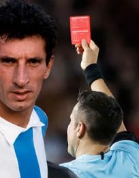 Foto descriptiva de: El jugador que cambió el futbol para siempre: la historia detrás de la creación de las tarjetas