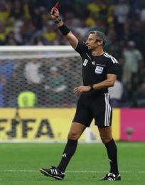 Foto descriptiva de: Las polémicas detrás de Slavko Vincic, el árbitro encargado de pitar la final