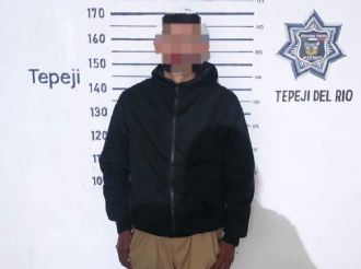 Tras portar arma de manera ilícita, hombre es detenido en Tepeji