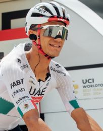 Foto descriptiva de: Isaac del Toro sube al podio y logra segundo lugar en la etapa 14 del Tour de Francia