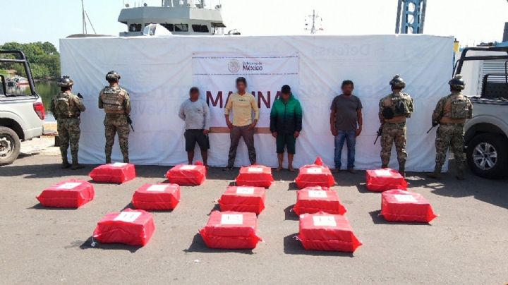 Marina asegura 1.2 toneladas de cocaína en costas de Chiapas; hay 8 detenidos