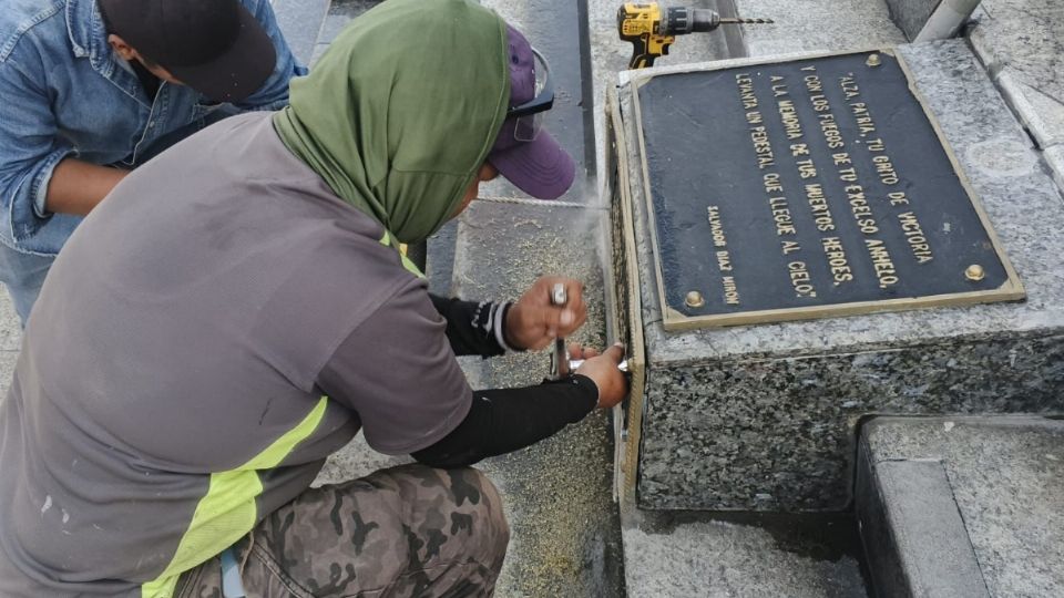 Rehabilitan Obelisco de Veracruz tras intento de robo de placa de bronce