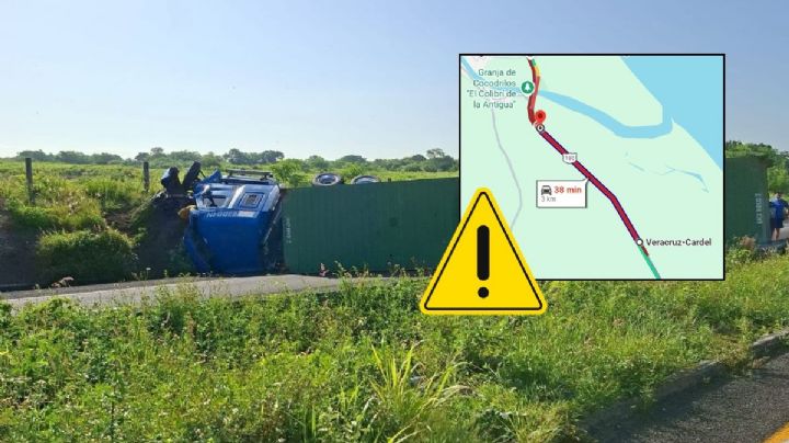 Trailer volcado cerró por más de una hora carretera Veracruz-Xalapa, antes de la caseta La Antigua