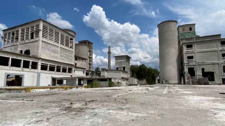Muestran ruinas industriales de La Tolteca de Tula en serie de Netflix