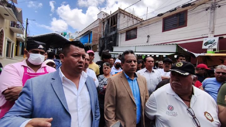 Carrusel genera conflicto entre comerciantes y autoridades en inauguración de la Feria de Los Angelitos