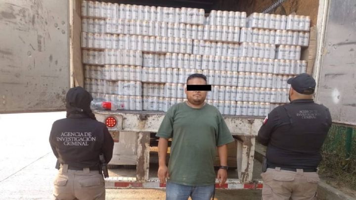 Aseguran tractocamión con 48 mil latas de cerveza robadas en Tabasco; hay 1 detenido
