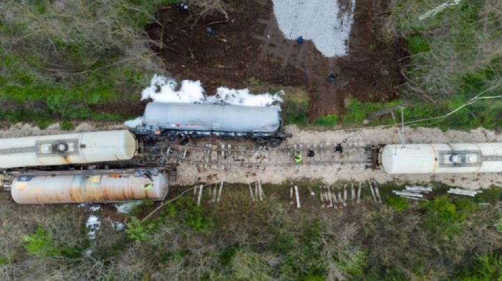 Descarrilamiento de Ferromex provoca derrame de 59 mil litros de químico tóxico en Sonora