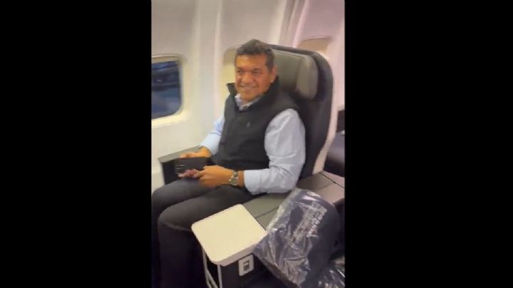 Increpan a Javier May, gobernador de Tabasco, en vuelo de primera clase