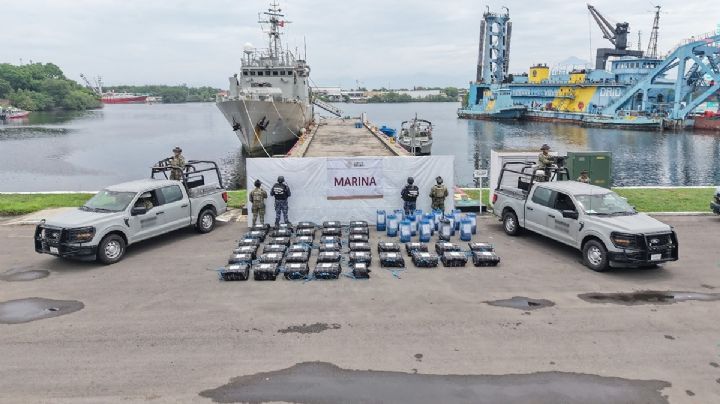 Marina intercepta embarcación con más de una tonelada de cocaína en Chiapas; hay 3 detenidos