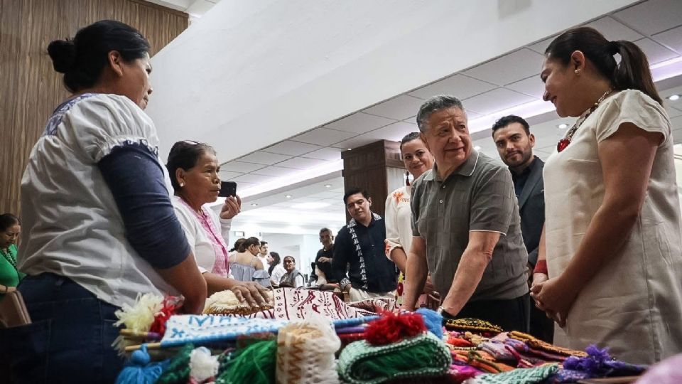 El evento busca visibilizar el trabajo artesanal como una práctica cultural viva, fomentar la transmisión intergeneracional de saberes e impulsar modelos de comercialización justa mediante la iniciativa #HidalgoNoRegatea.