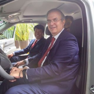 Pese a salida de plantas, Ebrard destaca inversiones en industria automotriz