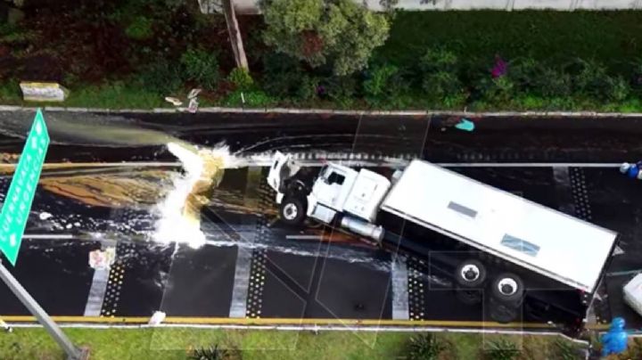 Vuelca tráiler cargado con ácido muriático en la México-Cuernavaca; sólo está abierto sentido hacia CDMX