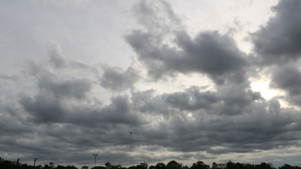 Los cielos estarán parcialmente nublados