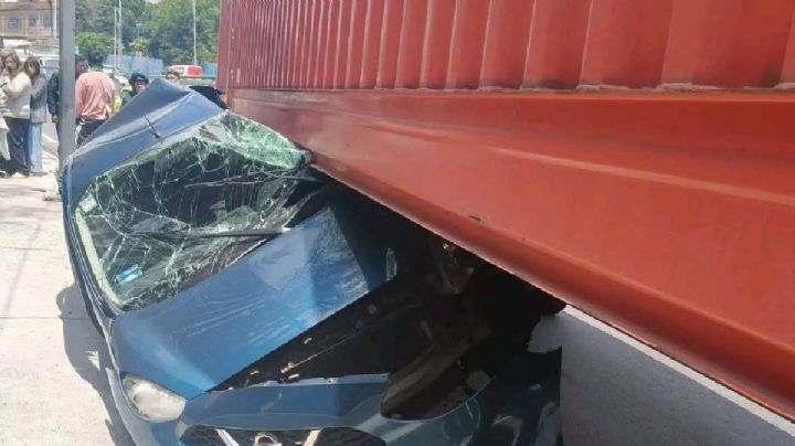 Choque de tráiler contra automóvil deja al menos 5 personas heridas en la México-Toluca