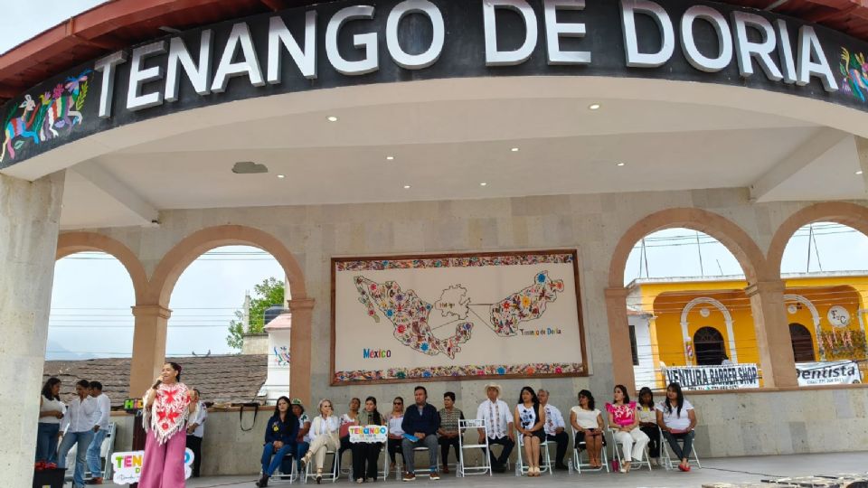 Celebran día del bordado