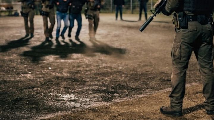 Hombres armados secuestran a 5 personas en cancha de futbol en Salamanca