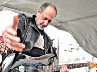 Alejandro Marcovich sale del coma y del hospital; está delicado