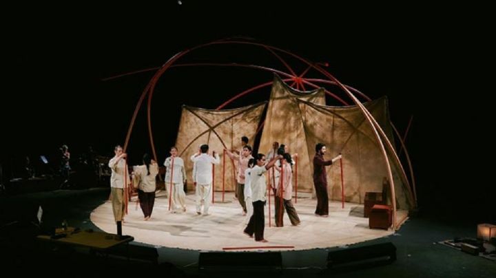 Obra de teatro de máscaras une a alumnos y actores de la Orteuv