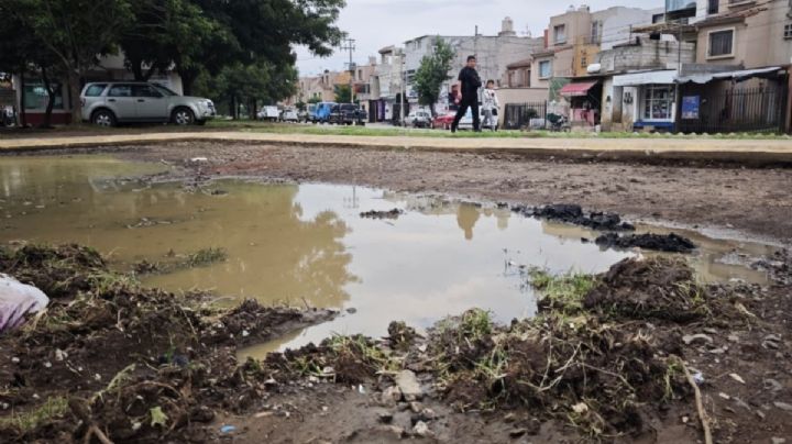 “Aquí, aunque no llueva, se inunda”: vecinos de Valle de Chalco quedan bajo el agua